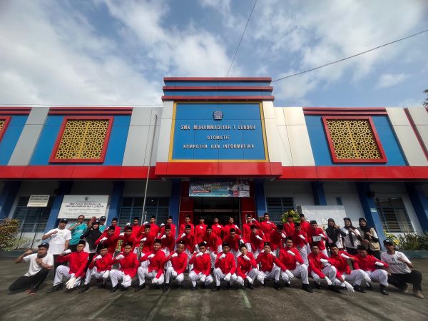 Lomba baris berbaris HUT ke-80 RI